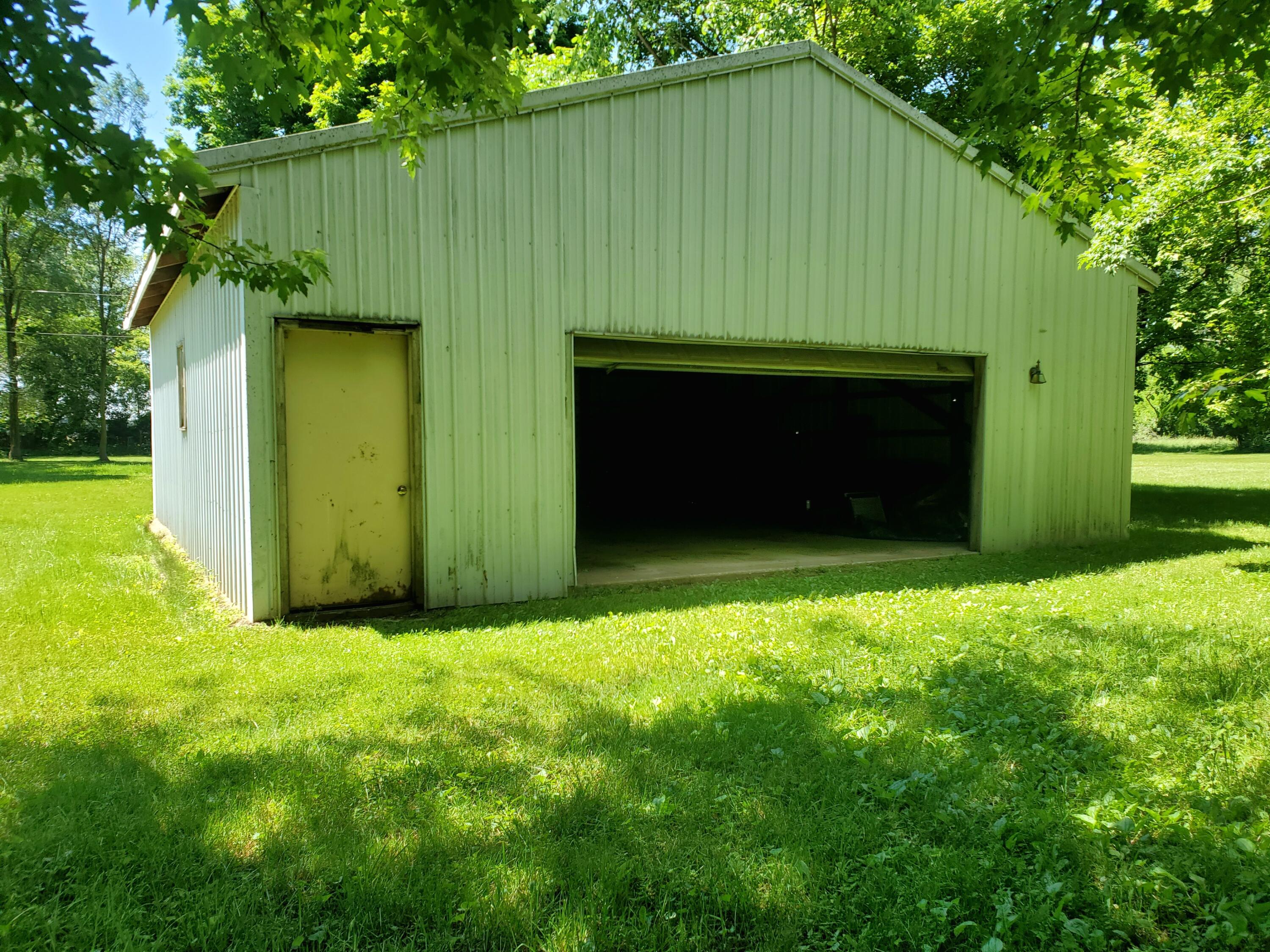 18574 North Airport Road Three Rivers, MI 49093 - Photo 8 of 25 20220607_145134
