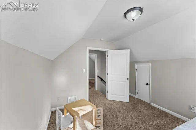 a view of livingroom with furniture