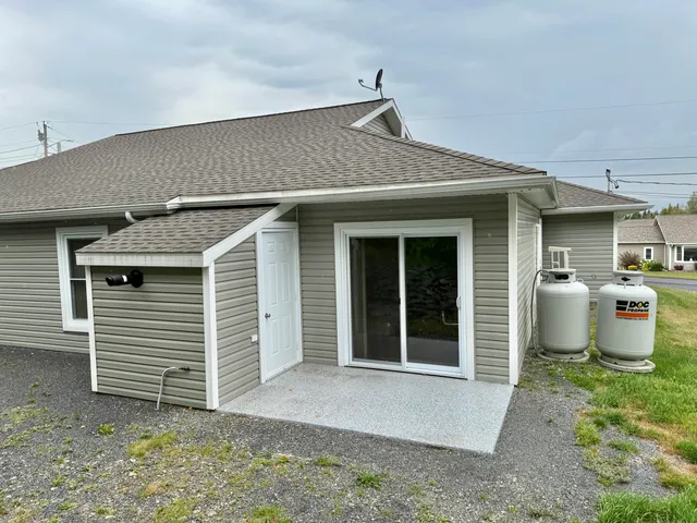 $216,999 | 308 19th Avenue, Unit 101, Madawaska, ME 04756