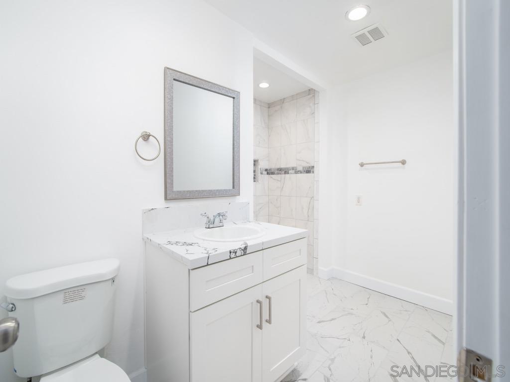 578 Tolouse Avenue Riverside, CA 92501 - Photo 11 of 22