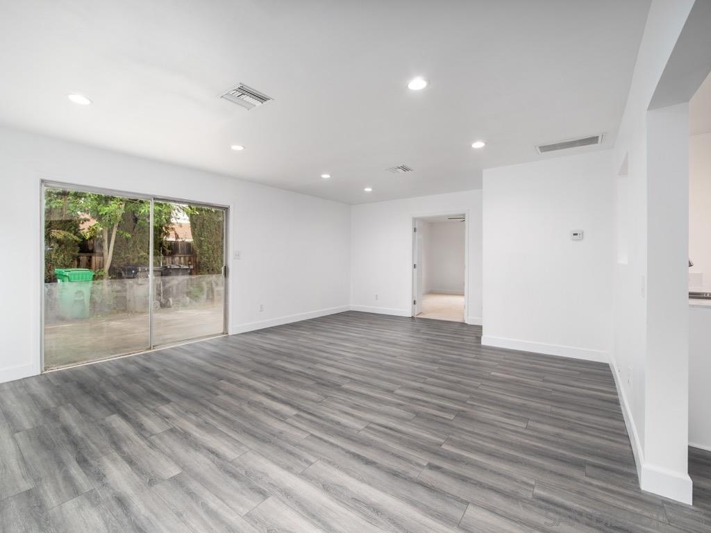 578 Tolouse Avenue Riverside, CA 92501 - Photo 9 of 22