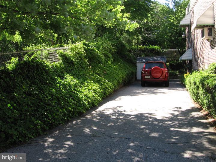 220 East Ridge Road Linwood, PA 19061 - Photo 12 of 12 Driveway
