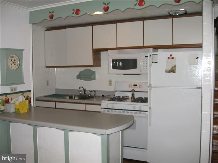 220 East Ridge Road Linwood, PA 19061 - Photo 3 of 12 Kitchen