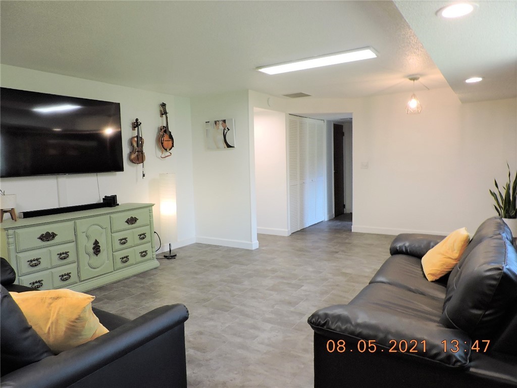 1008 Sunset Ridge Danville, IL 61832 - Photo 11 of 17 Gallery Image 11