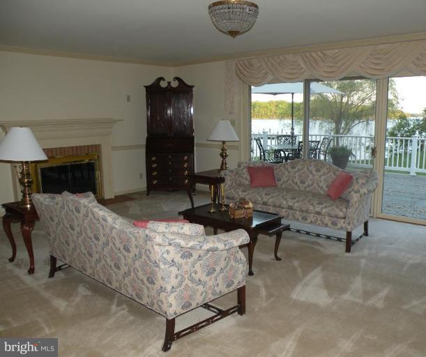 3005 Bennett Point Road Queenstown, MD 21658 - Photo 11 of 30 Living Room