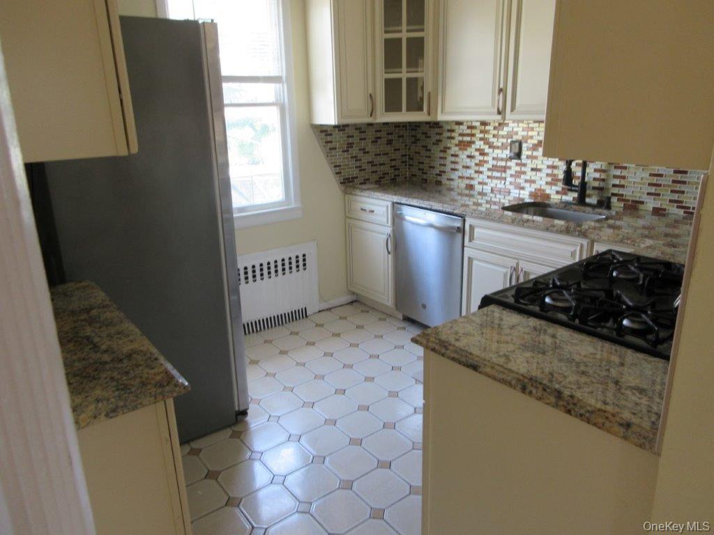 Undisclosed Address New Rochelle, NY 10801 - Photo 2 of 13
