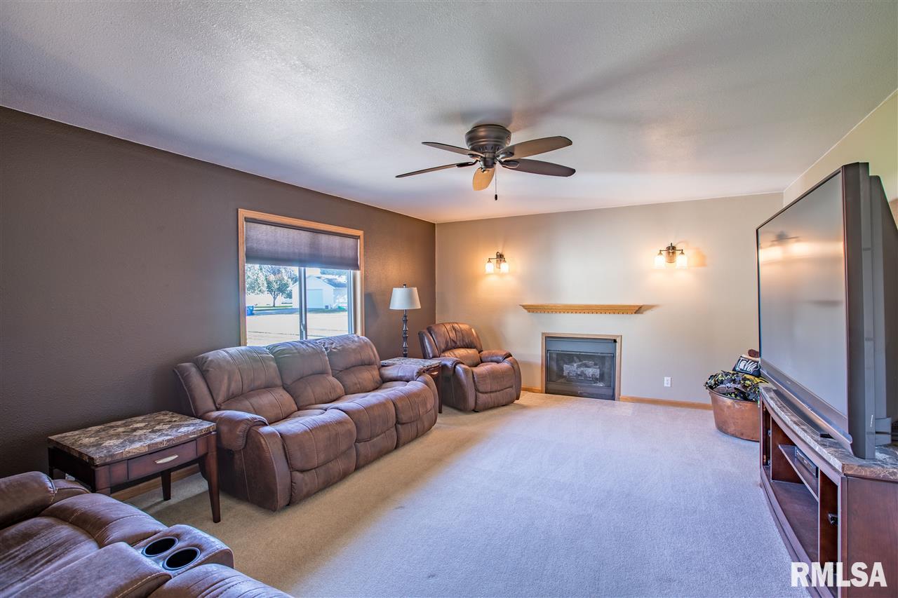 108 Sand Run Road Fruitland, IA 52749 - Photo 2 of 24 Gallery Image 2