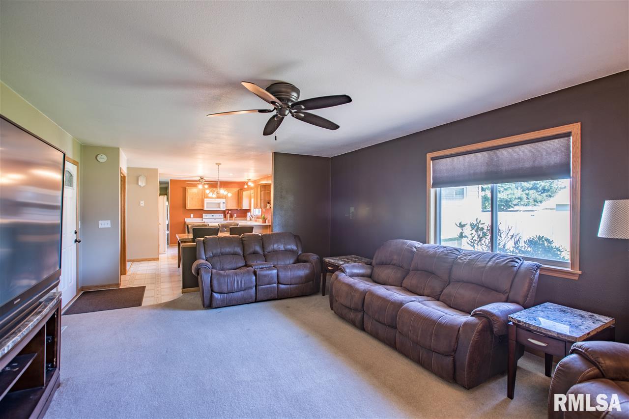 108 Sand Run Road Fruitland, IA 52749 - Photo 3 of 24 Gallery Image 3
