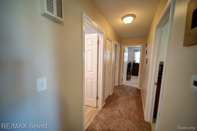 6682 Rustic Ridge Trail Grand Blanc, MI 48439 - Photo 21 of 34 Hallway to bedrooms and full bath.jpg