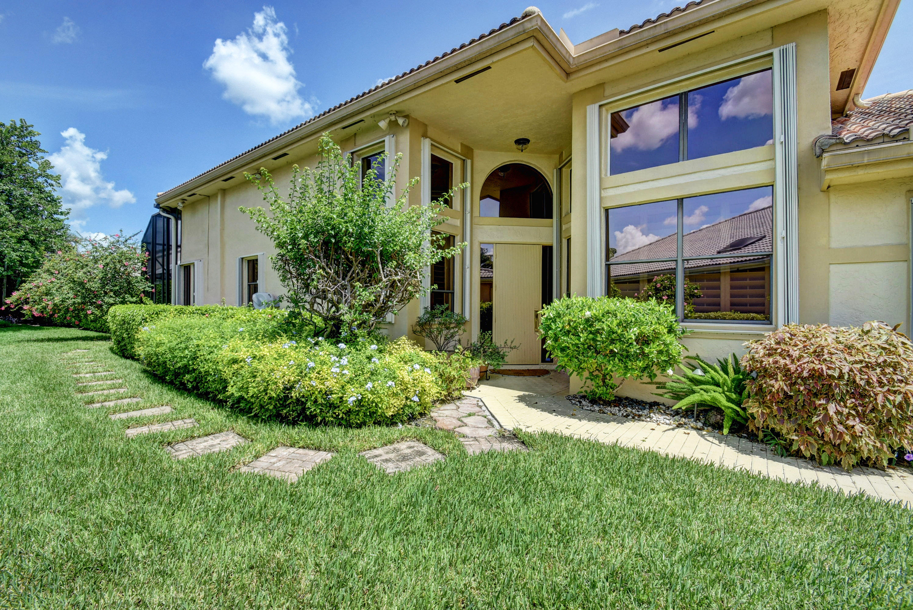 10176 Spyglass Way Boca Raton, FL 33498 - Photo 3 of 27 Side Area to Front Door