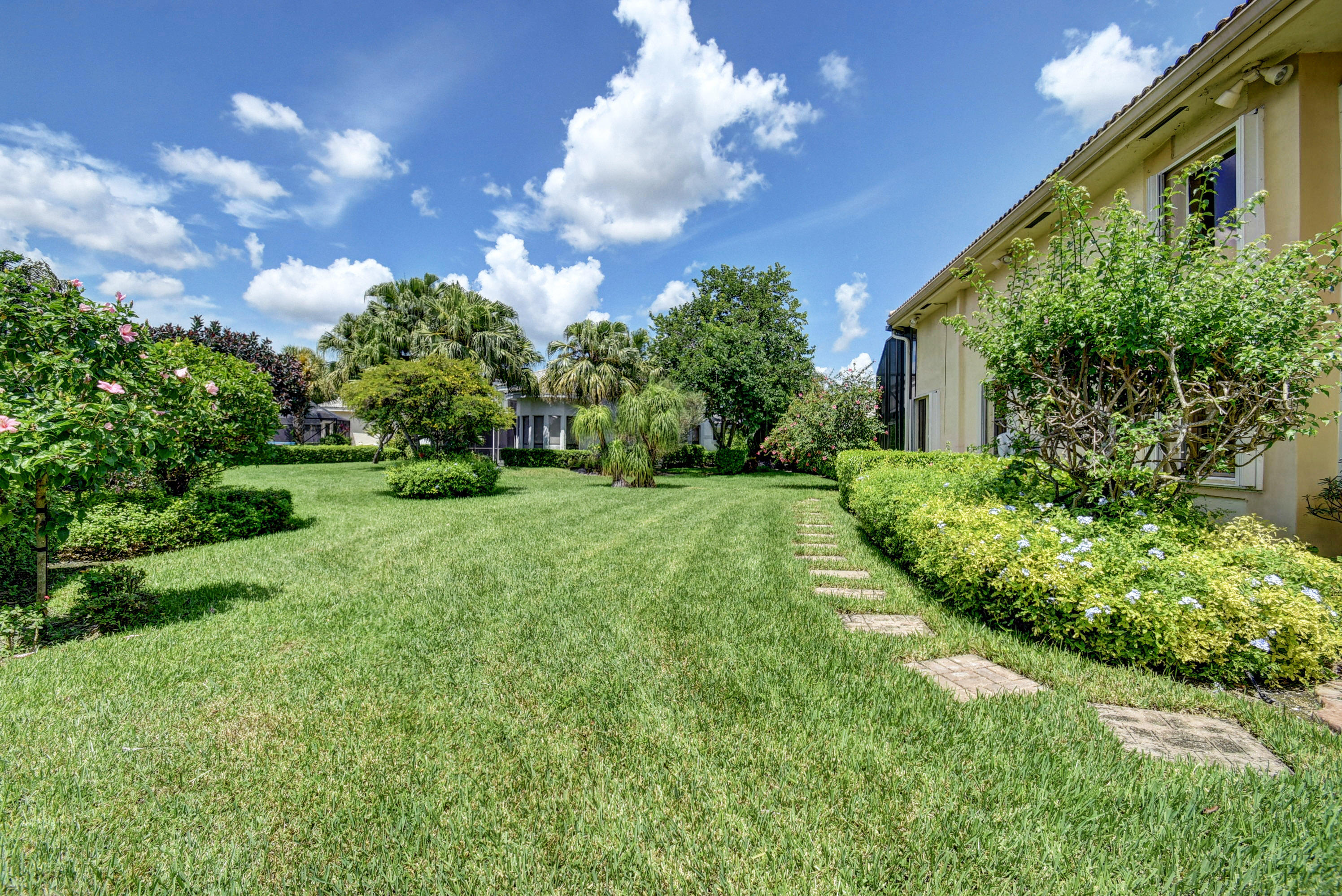 10176 Spyglass Way Boca Raton, FL 33498 - Photo 4 of 27 Side of Front Entrance