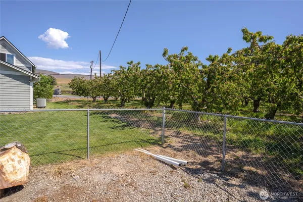 $559,000 | 25 Sun Valley Drive, Wenatchee, WA 98801