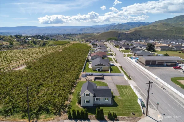 $559,000 | 25 Sun Valley Drive, Wenatchee, WA 98801