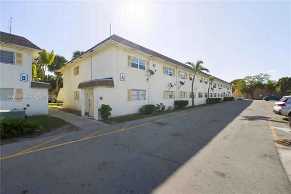 $1,600 | 4160 Northwest 21st Street, Unit 152A, Lauderhill, FL 33313