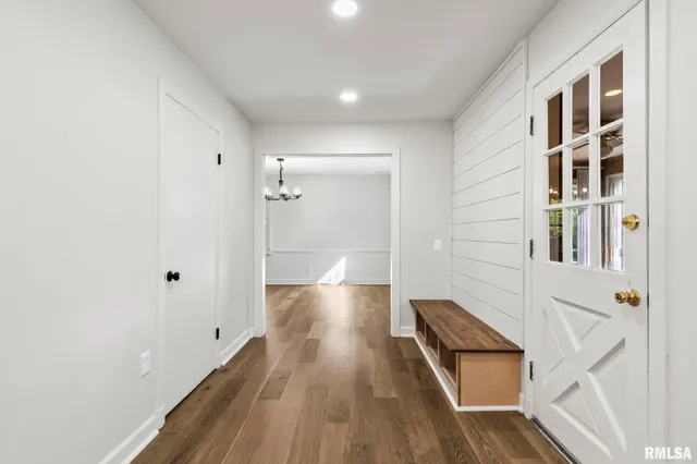 $324,900 | 2212 Greenbriar Road, Springfield, IL 62704