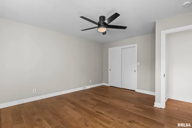 $324,900 | 2212 Greenbriar Road, Springfield, IL 62704