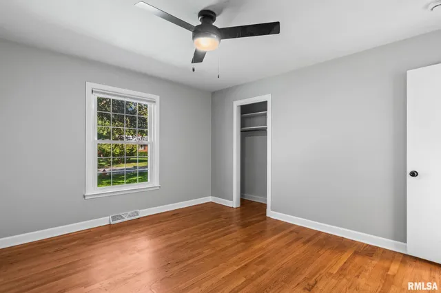 $324,900 | 2212 Greenbriar Road, Springfield, IL 62704