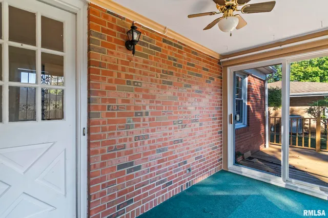 $324,900 | 2212 Greenbriar Road, Springfield, IL 62704