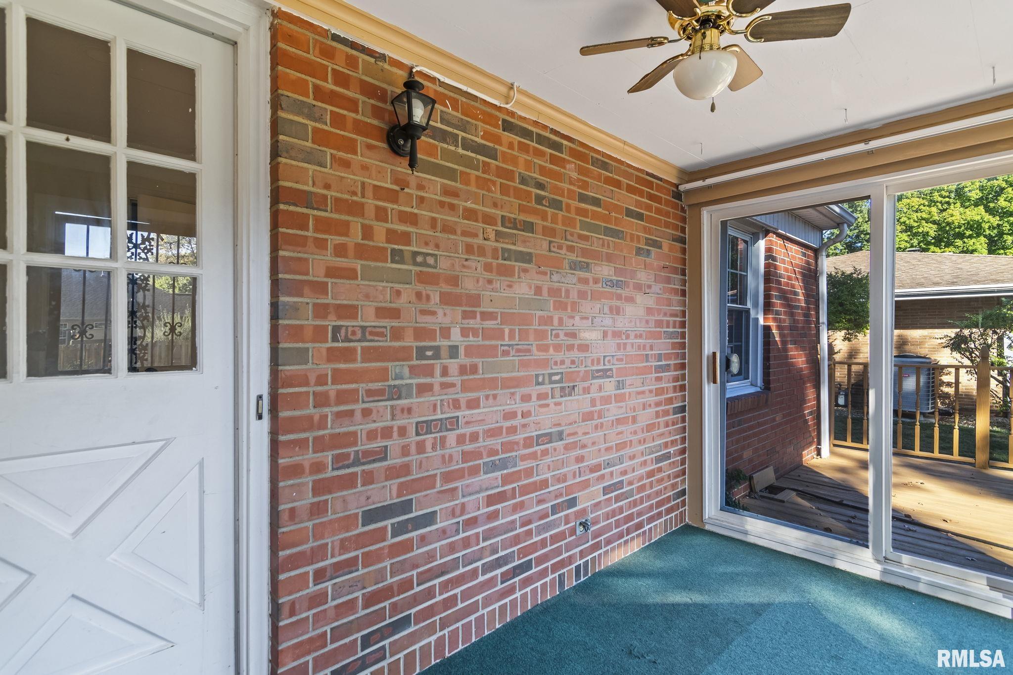 2212 Greenbriar Road Springfield, IL 62704 - Photo 34 of 41