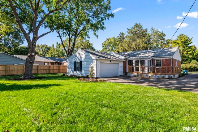 $324,900 | 2212 Greenbriar Road, Springfield, IL 62704