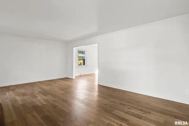 $324,900 | 2212 Greenbriar Road, Springfield, IL 62704