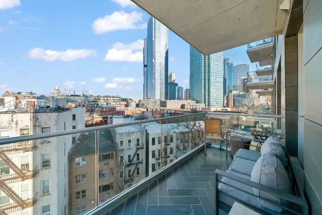 $1,580,000 | 22-43 Jackson Avenue, Unit 6B | Long Island City