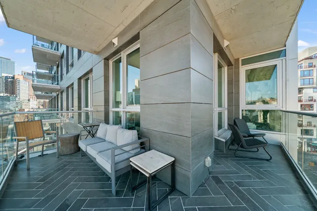 $1,580,000 | 22-43 Jackson Avenue, Unit 6B | Long Island City