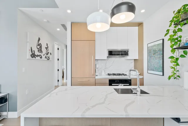 $1,580,000 | 22-43 Jackson Avenue, Unit 6B | Long Island City