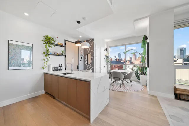 $1,580,000 | 22-43 Jackson Avenue, Unit 6B | Long Island City