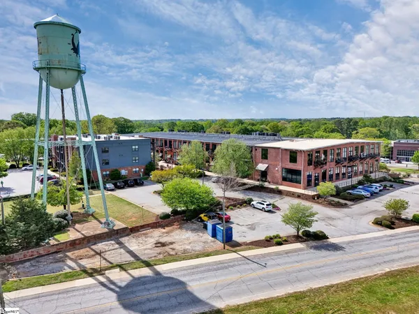 $324,000 | 300 South Street, Unit 230, Simpsonville, SC 29681