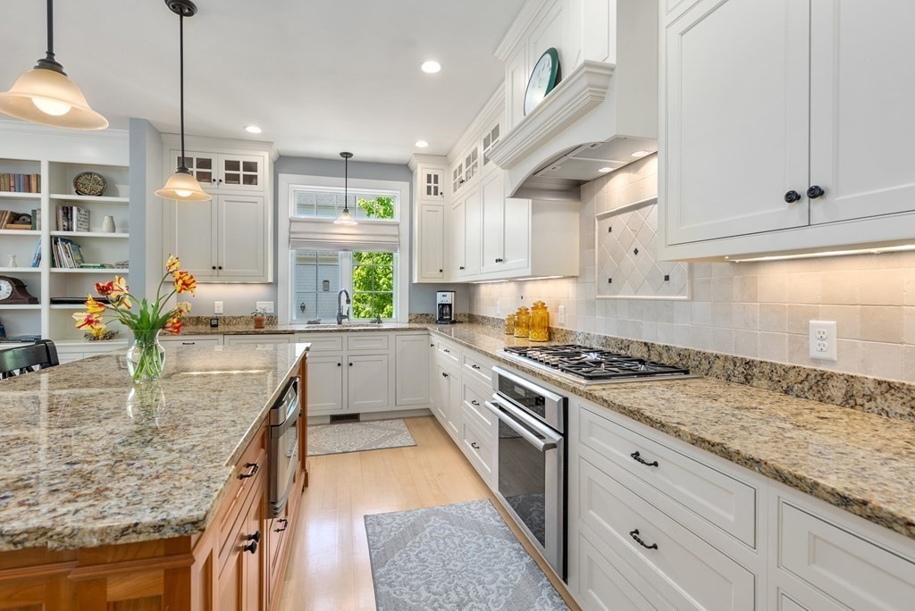 27 Maple Lane, Unit 27 Medfield, MA 02052 - Photo 19 of 42