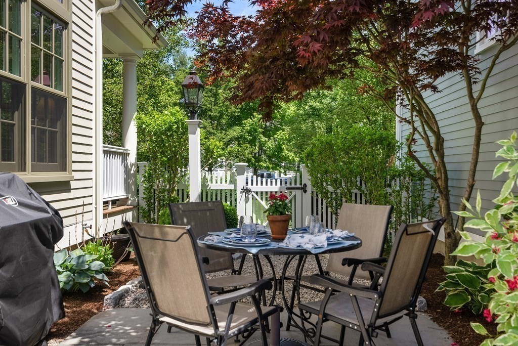 27 Maple Lane, Unit 27 Medfield, MA 02052 - Photo 37 of 42