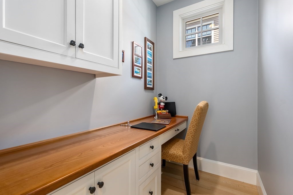 27 Maple Lane, Unit 27 Medfield, MA 02052 - Photo 8 of 42