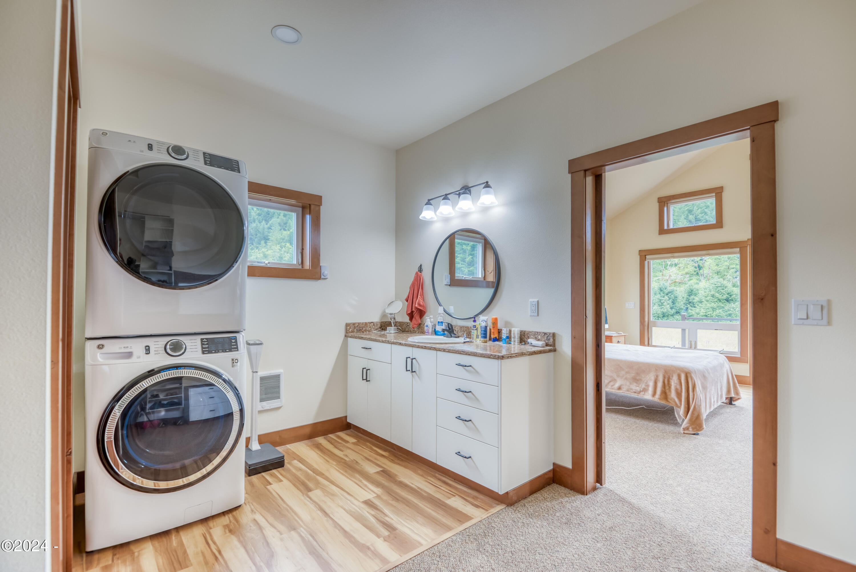 540 Big Rock Creek Road Blodgett, OR 97326 - Photo 14 of 54 Master Suite 1 w/ bonus laundry