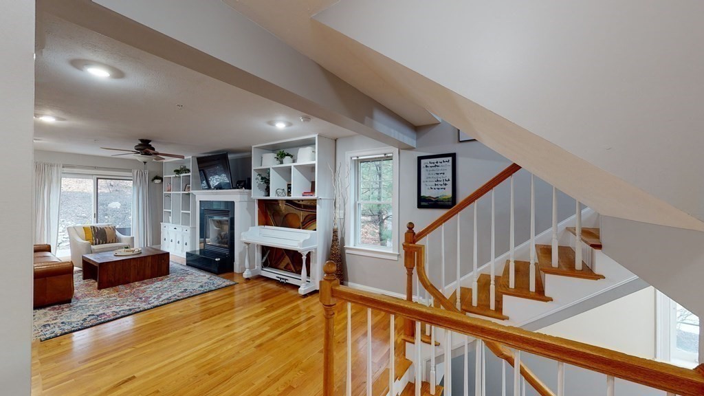 20 Richardson Road, Unit 20 Burlington, MA 01803 - Photo 3 of 40 Gallery Image 3