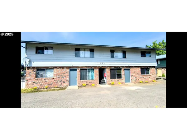 $644,000 | 587 West Berdine Street, Roseburg, OR 97471