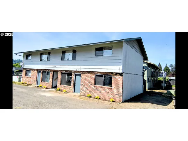 $649,000 | 587 West Berdine Street, Roseburg, OR 97471