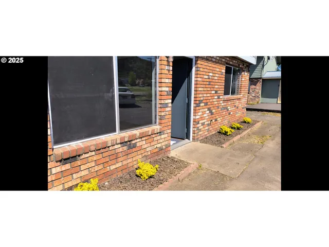 $649,000 | 587 West Berdine Street, Roseburg, OR 97471