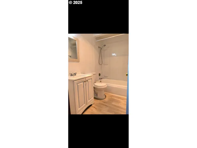 $649,000 | 587 West Berdine Street, Roseburg, OR 97471