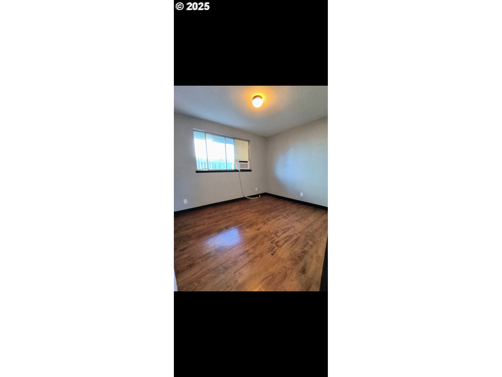 587 West Berdine Street Roseburg, OR 97471 - Photo 10 of 15