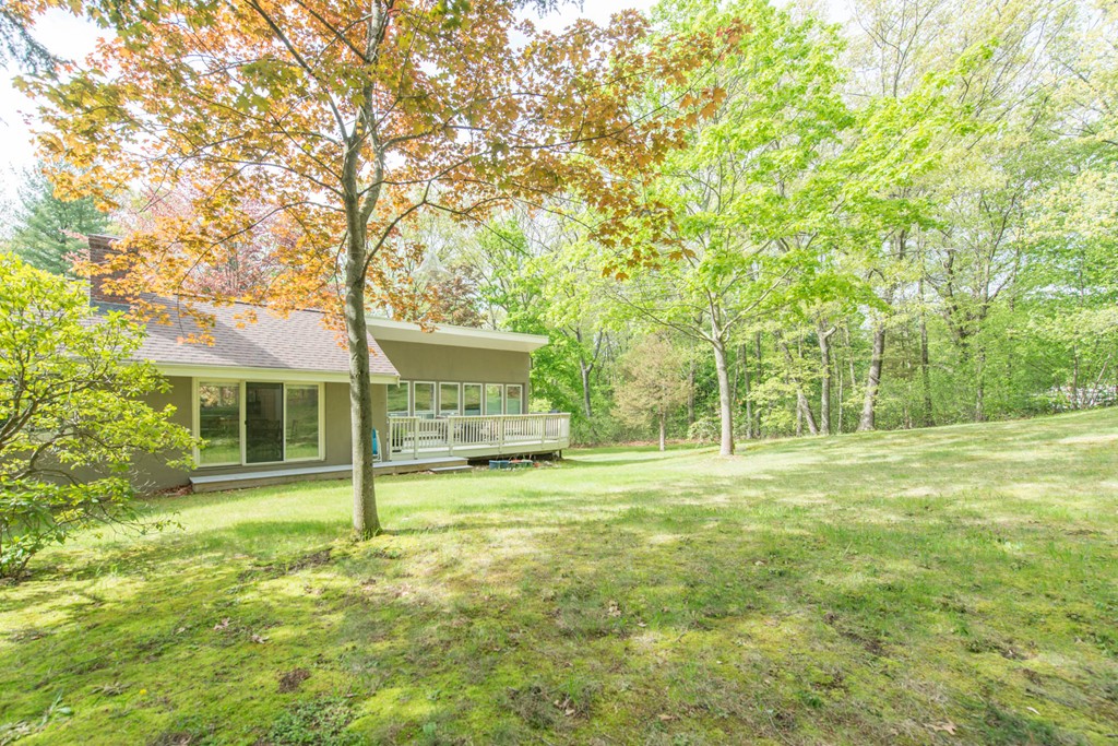 44 Applecrest Road Weston, MA 02493 - Photo 18 of 30 Gallery Image 18