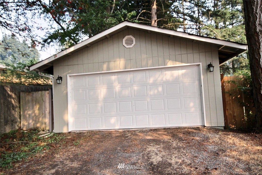 13908 156th Avenue Southeast Renton, WA 98059 - Photo 2 of 14