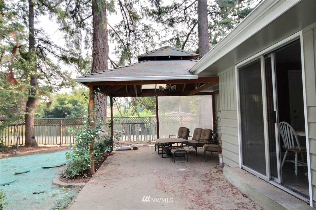 13908 156th Avenue Southeast Renton, WA 98059 - Photo 14 of 14