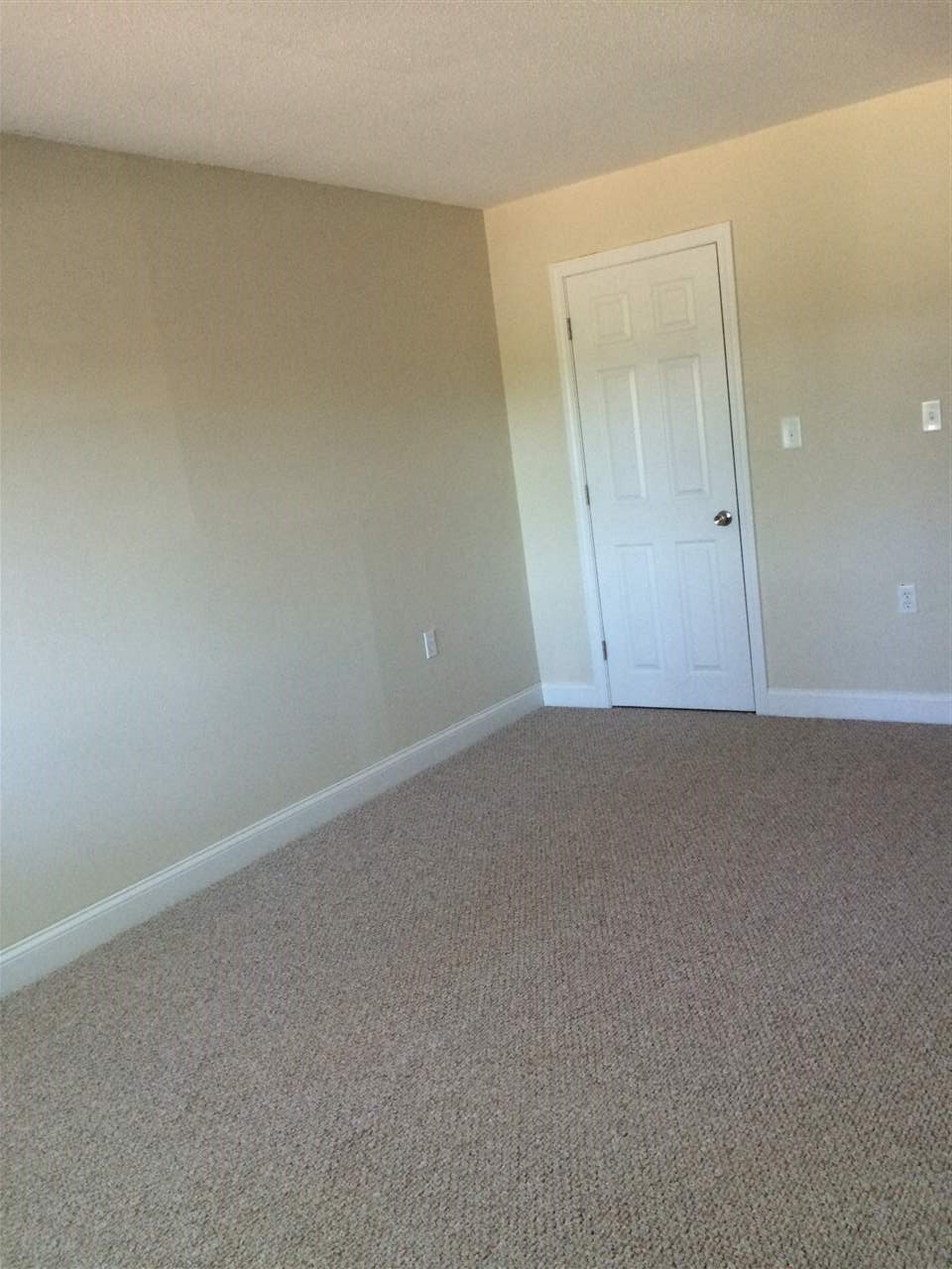 130 Mammoth Road, Unit 7 Hooksett, NH 03106 - Photo 5 of 10