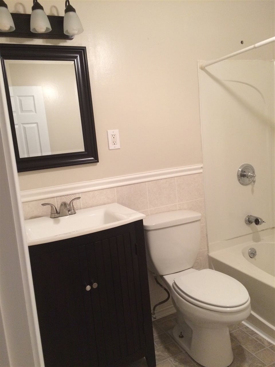 130 Mammoth Road, Unit 7 Hooksett, NH 03106 - Photo 7 of 10