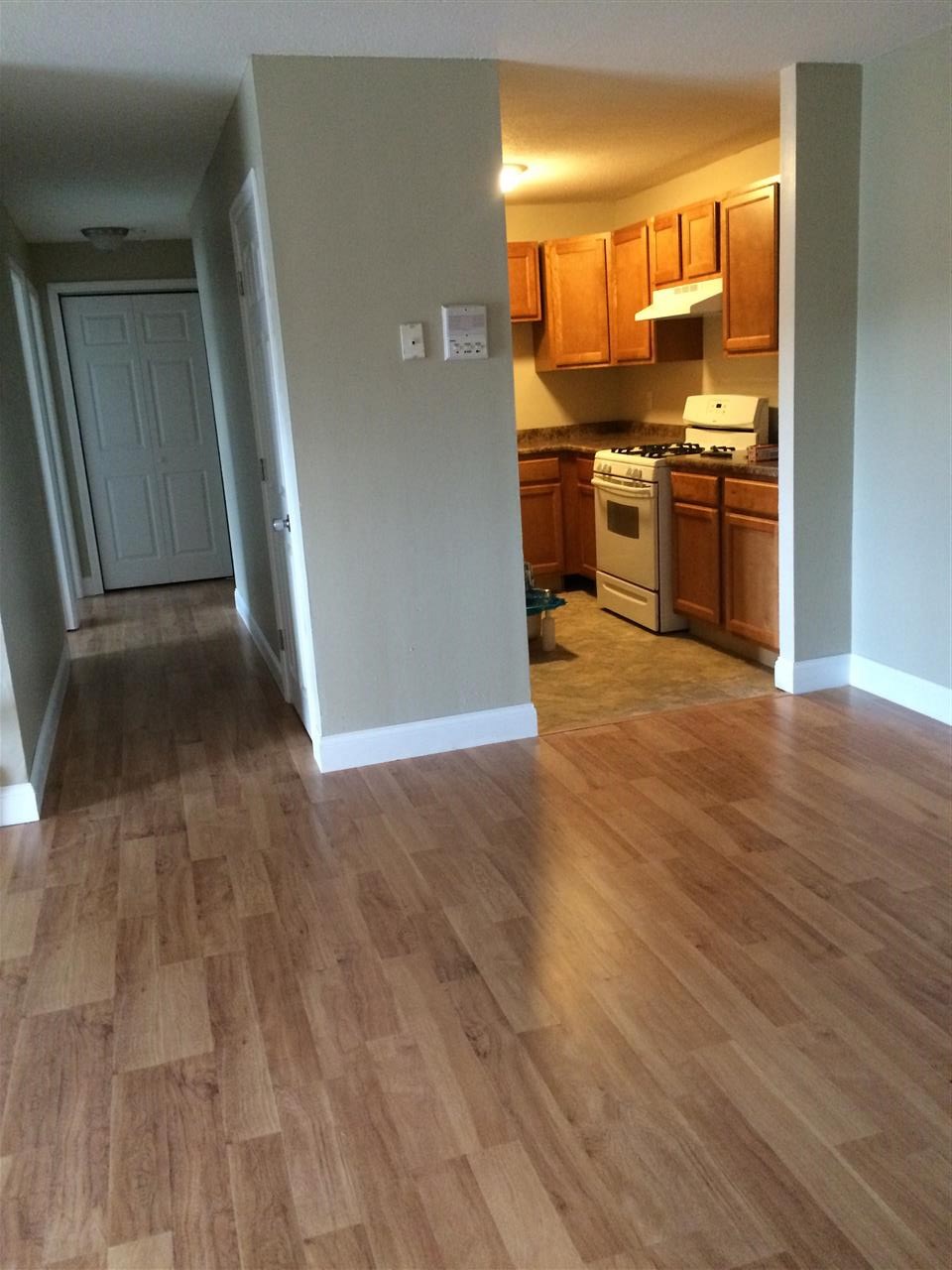 130 Mammoth Road, Unit 7 Hooksett, NH 03106 - Photo 9 of 10