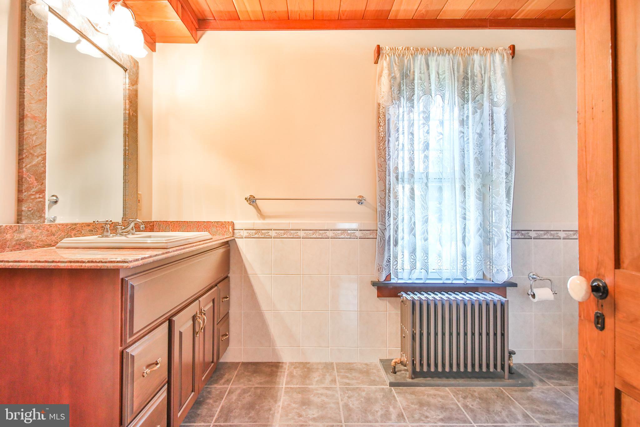 3810 Huckleberry Road Allentown, PA 18104 - Photo 12 of 46