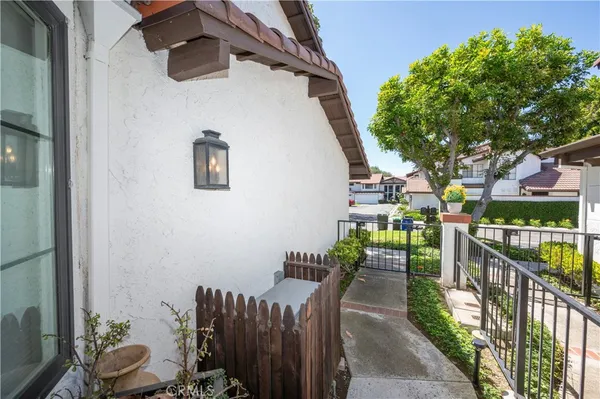 $1,225,000 | 2782 Longwood Court, Costa Mesa, CA 92626