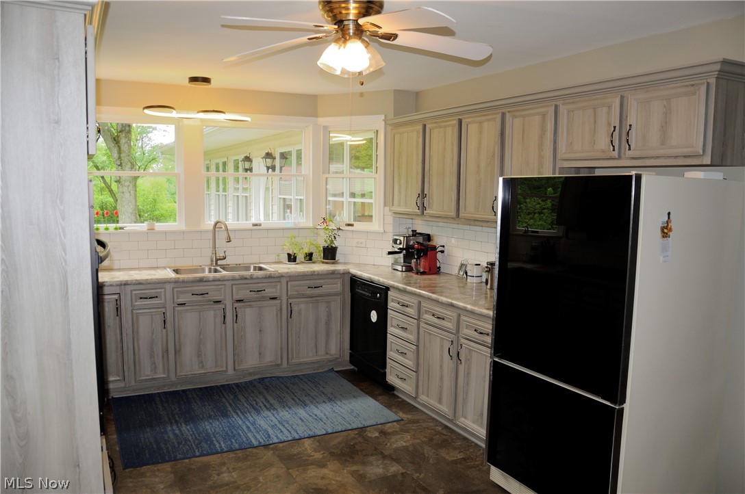 1565 Duffus Road Northeast Warren, OH 44484 - Photo 7 of 42