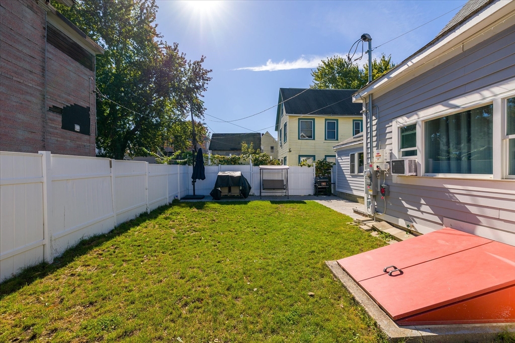 17 Riley Street Worcester, MA 01610 - Photo 5 of 27 Gallery Image 5